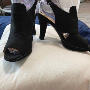 SOLD!! WOMENS NATURALIZER DEBORAH BLACK SUEDE LOOK HEELS SZ 7.5M